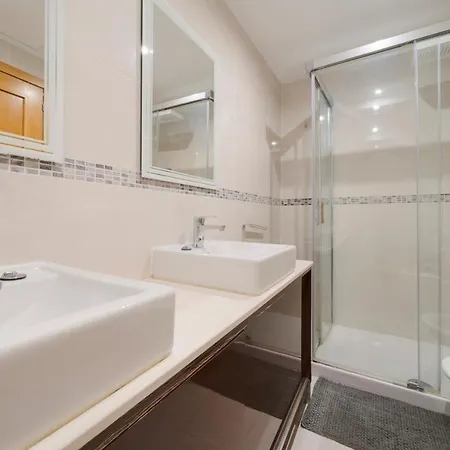 Lanzahost Lovely Views Xxi 公寓